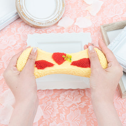 strawberry sponge cake（真っ赤な苺のスポンジケーキ）
