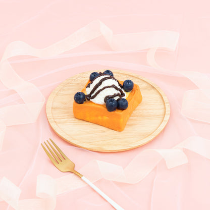 blueberry ice toast（ブルーベリーとアイスのトースト）