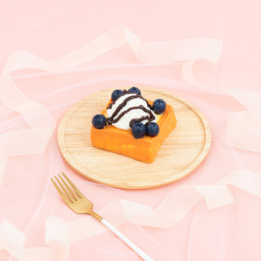 blueberry ice toast（ブルーベリーとアイスのトースト）